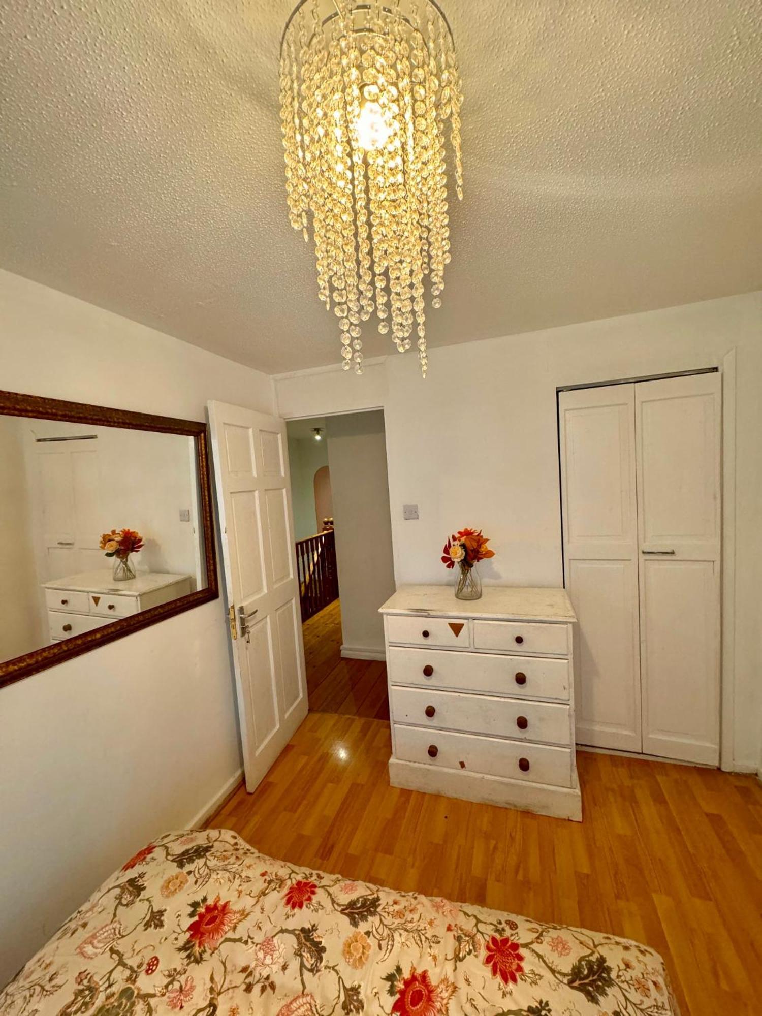 A Calm Stay Near Battersea Reach لندن المظهر الخارجي الصورة